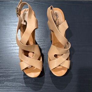 Elegant Tan Strappy Sandals